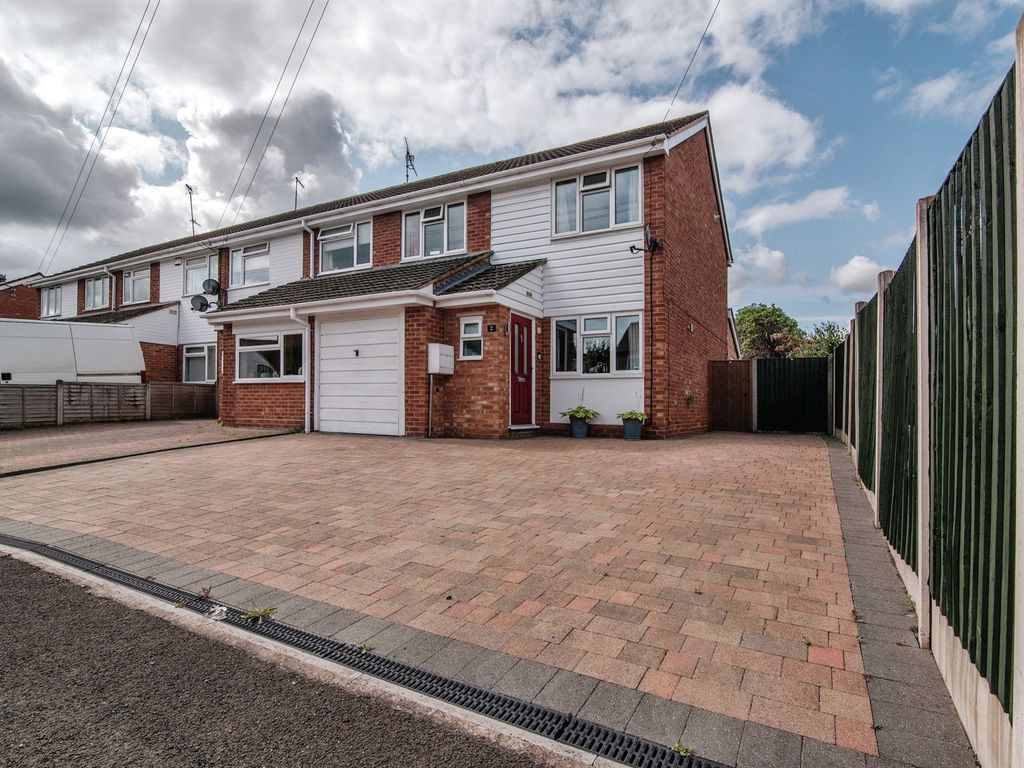 3 bed end terrace house for sale in Eliot Road, Worcester WR3, £300,000