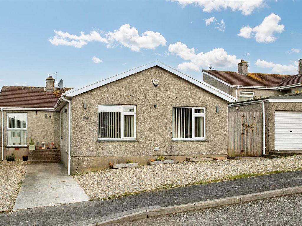3 bed detached bungalow for sale in Belmont Road, Helston TR13 Zoopla