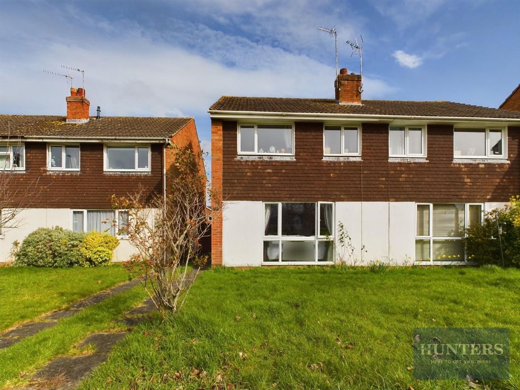 3 bed semidetached house for sale in Broad Oak Way, Hatherley