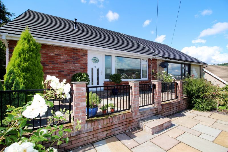 2 bed semidetached bungalow for sale in Coed Isaf Road, Maesycoed