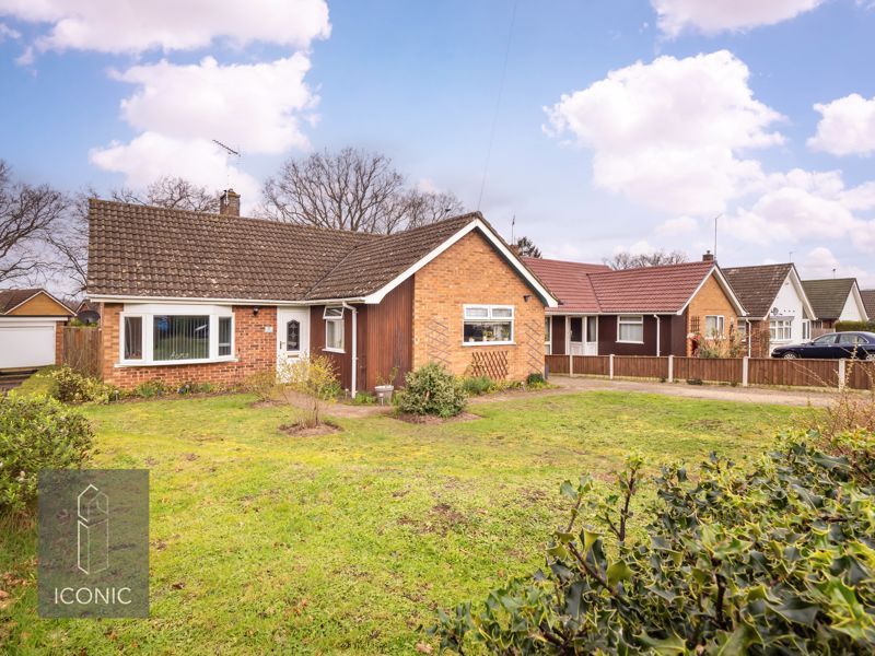 3 bed detached bungalow for sale in Seton Road, Taverham, Norwich NR8