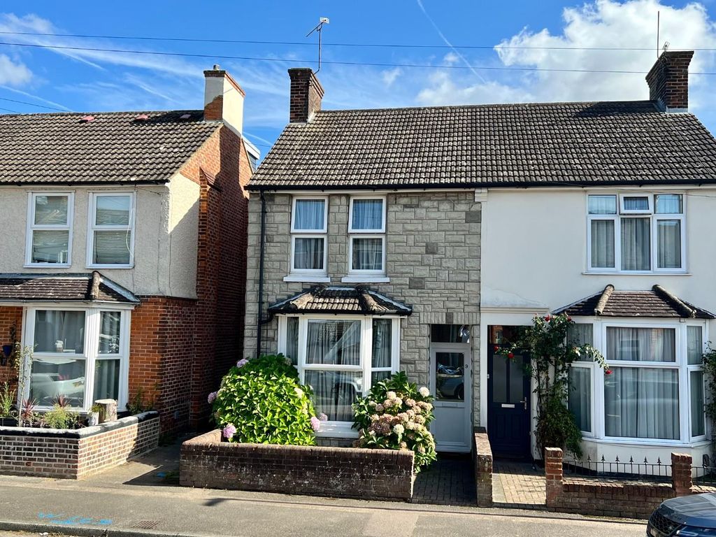 3 bed semidetached house for sale in William Road, Ashford TN23, £