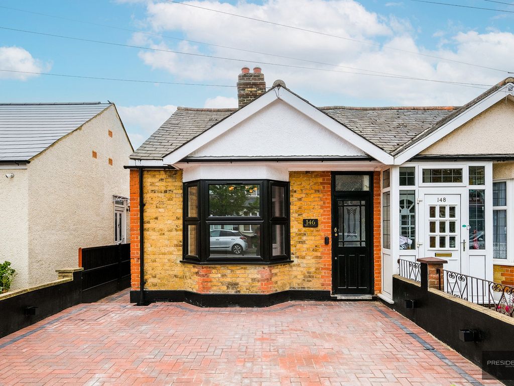 3 bed semidetached bungalow for sale in Sinclair Road, Chingford E4