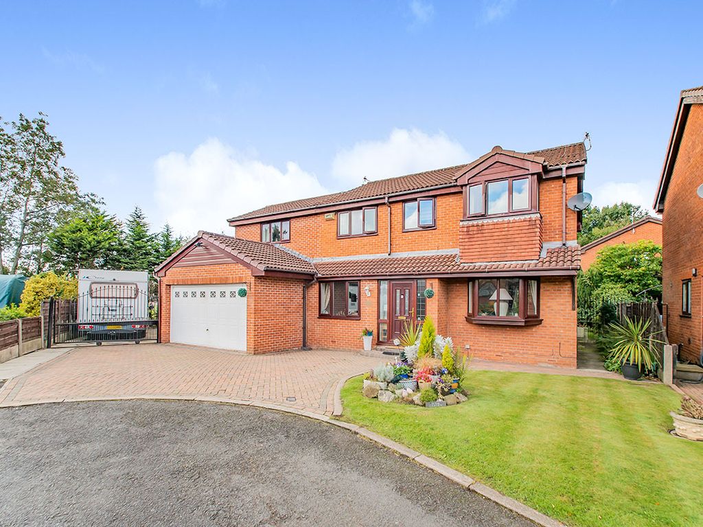 5 bed detached house for sale in Bentley Close, Radcliffe, Manchester