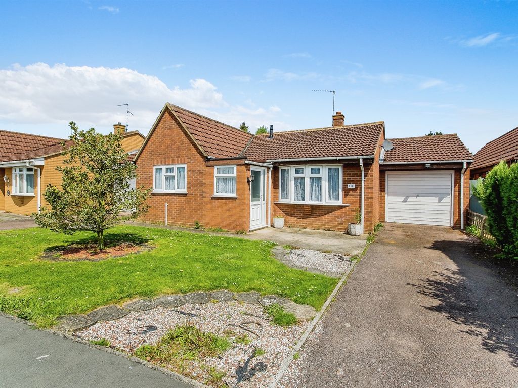 3 bed detached bungalow for sale in Stanley Drive, Sutton Bridge