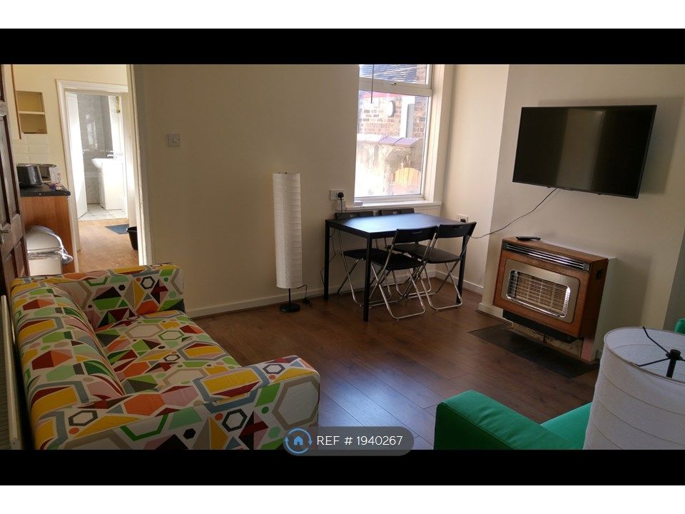 4 bed terraced house to rent in Ashford Street, StokeOnTrent ST4, £