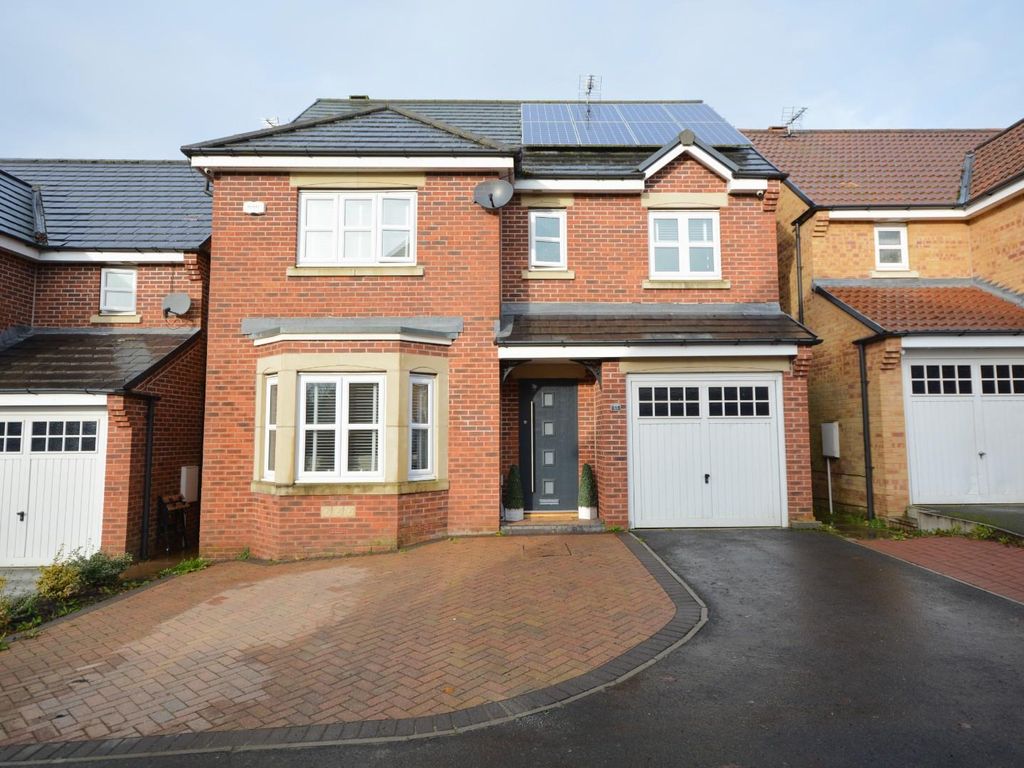 4 bed detached house for sale in St. Phillips Close, Auckland Park, Auckland DL14, £