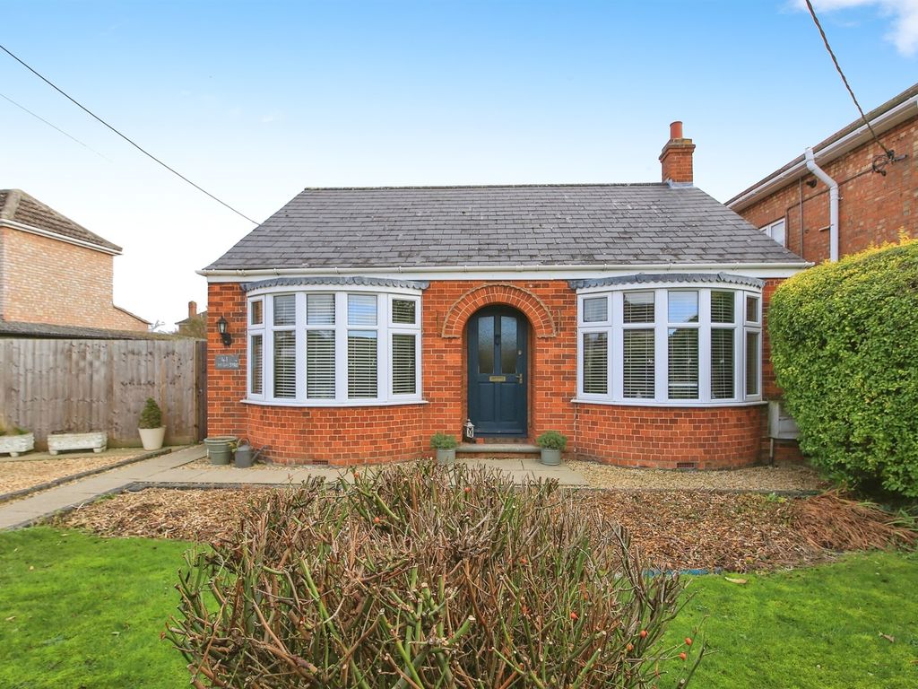 3 bed detached bungalow for sale in High Street, Stilton, Peterborough