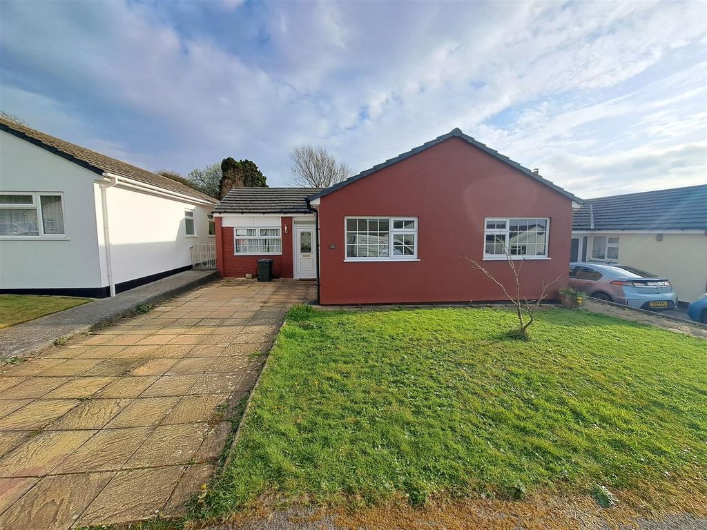 3 bed detached bungalow for sale in Tremayne Park, Pengegon, Camborne