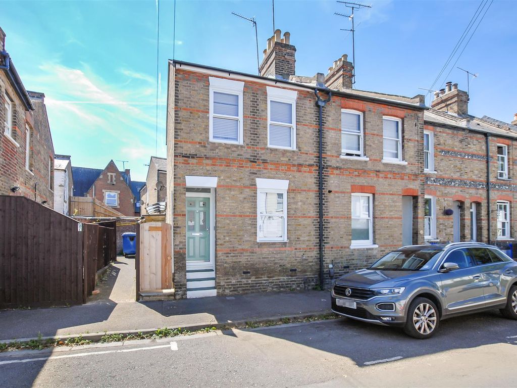 2 bed end terrace house for sale in Oxford Road, Windsor SL4 Zoopla