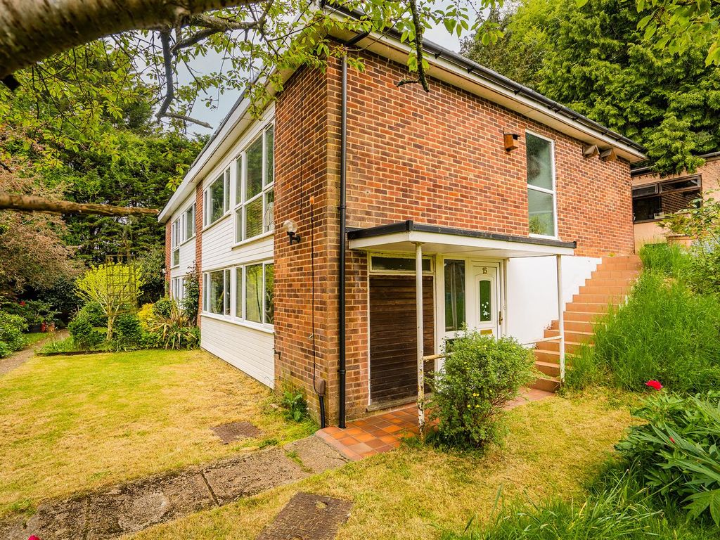 3 bed semidetached house for sale in Combe Rise, High HP12