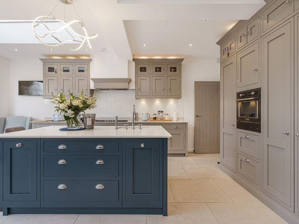 5 bed semidetached house for sale in Avery Hill Road, London, Greater