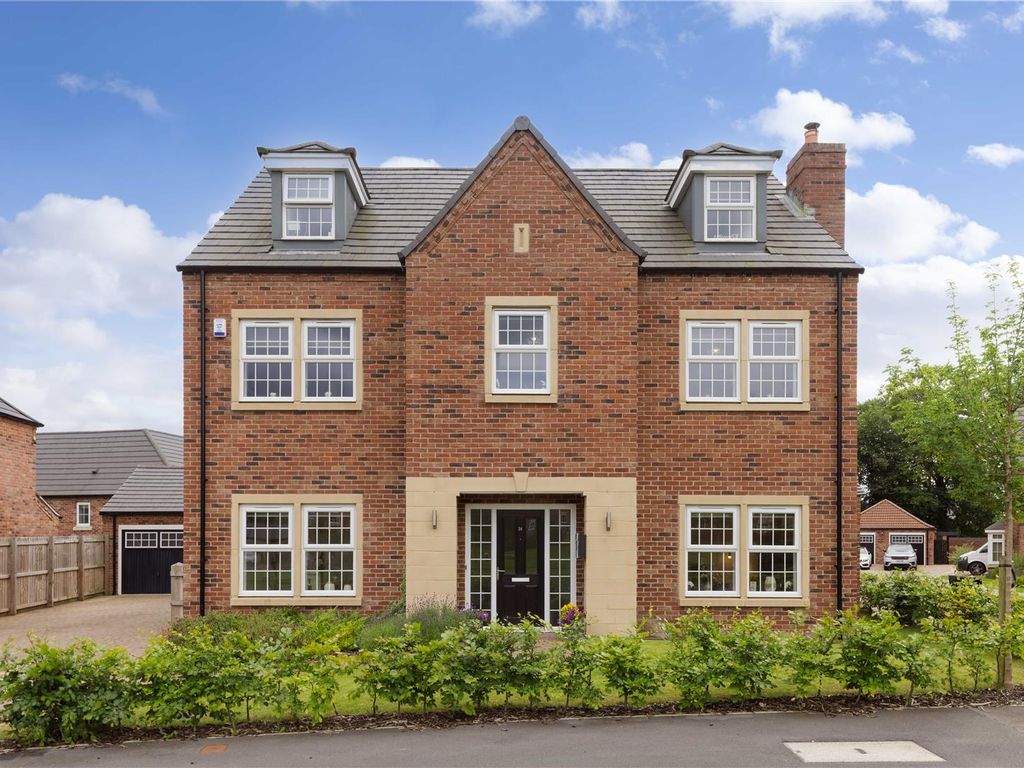 6 bed detached house for sale in Lawnswood Crescent, Adel, Leeds LS16