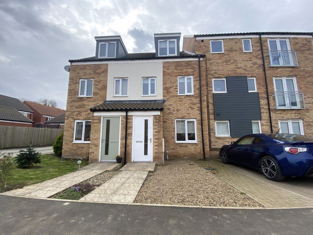 3 bed town house to rent in Briggs Mead, Wymondham NR18 Zoopla