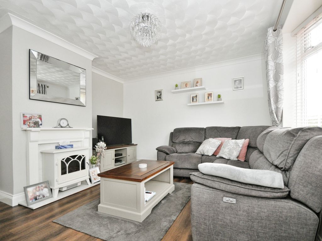 4 bed end terrace house for sale in Chipperfield Road, St. Pauls Cray