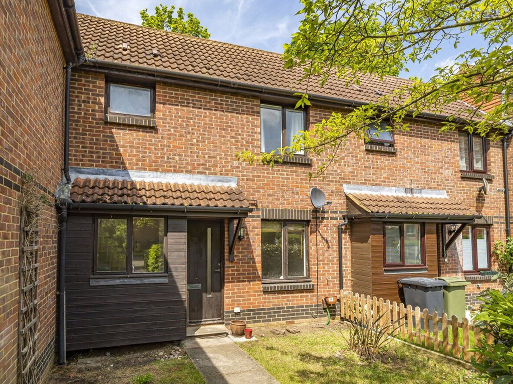 1 bed end terrace house for sale in Burpham, Guildford, Surrey GU4, £