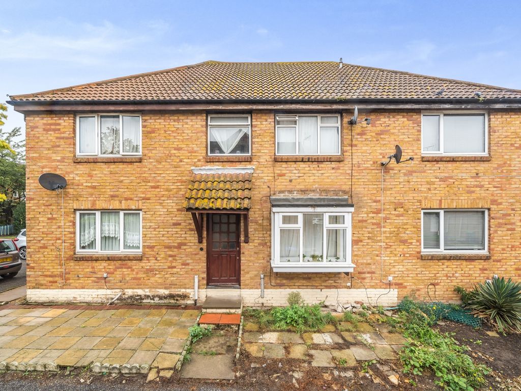 3 bed end terrace house for sale in Bertrand Way, London SE28, £375,000