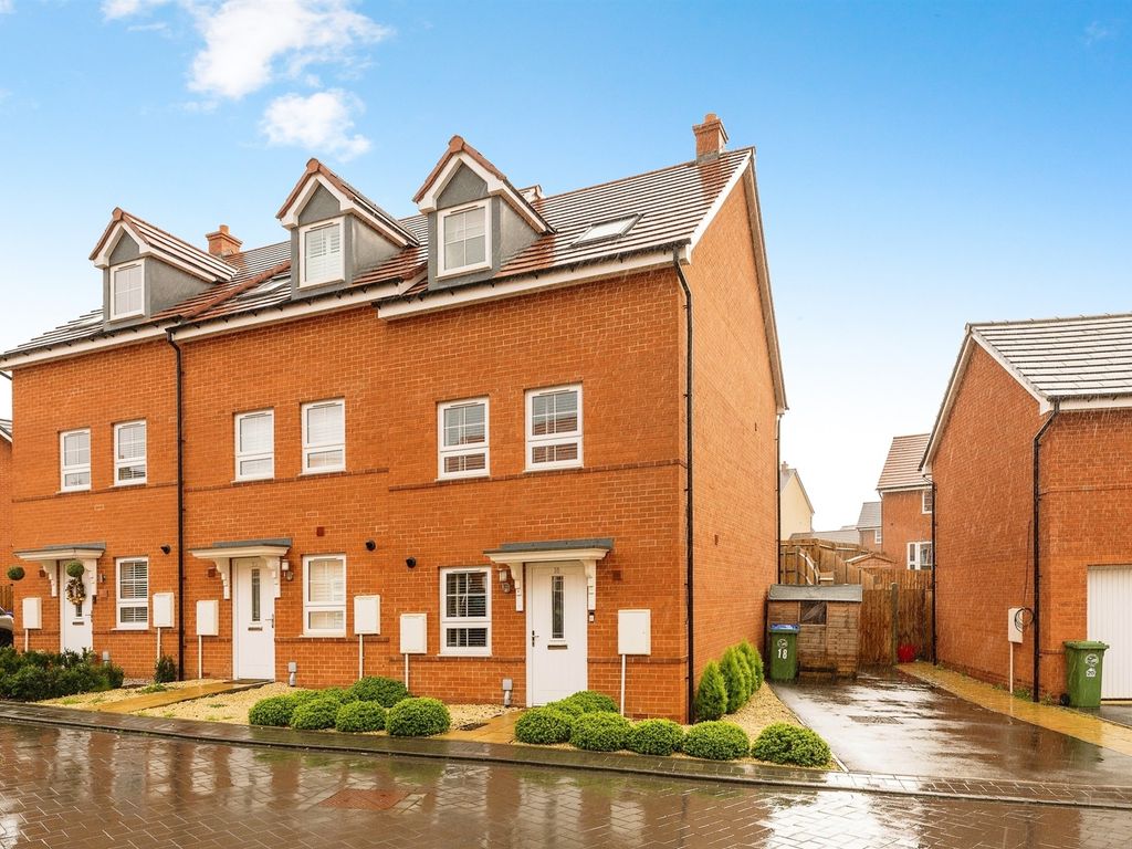 3 bed end terrace house for sale in Frideswide Street, Buckingham MK18