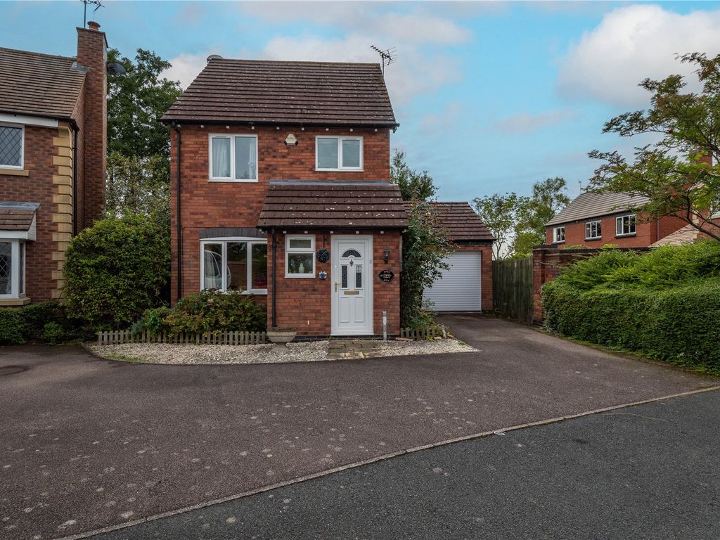 3 bed detached house for sale in The Covers, Studley, Warwickshire B80