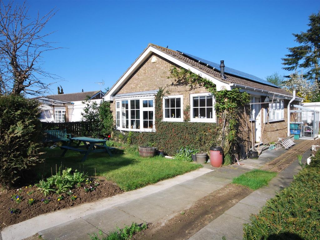 3 bed detached bungalow for sale in Hambleton Road, Norton, Malton YO17