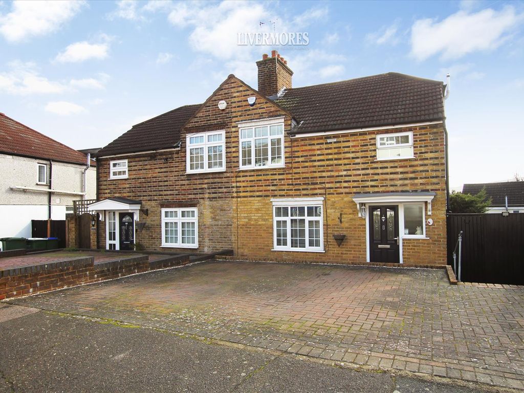 3 bed semidetached house for sale in Green Walk, Crayford, Dartford