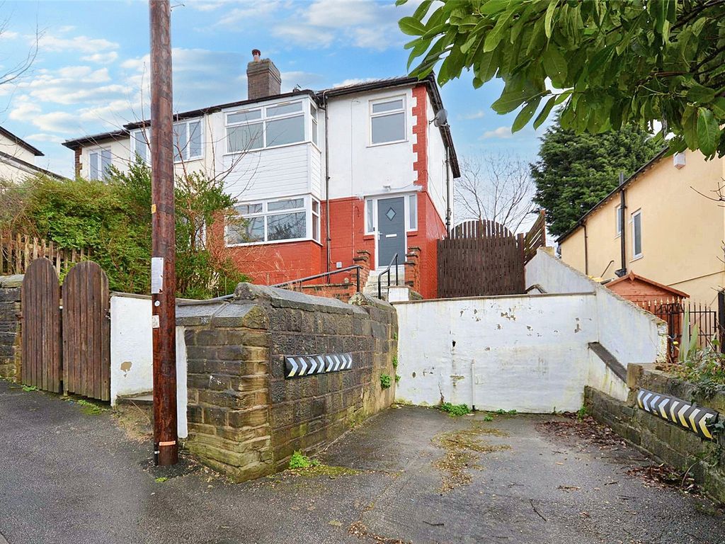3 bed semidetached house for sale in St. Anns Gardens, Leeds, West