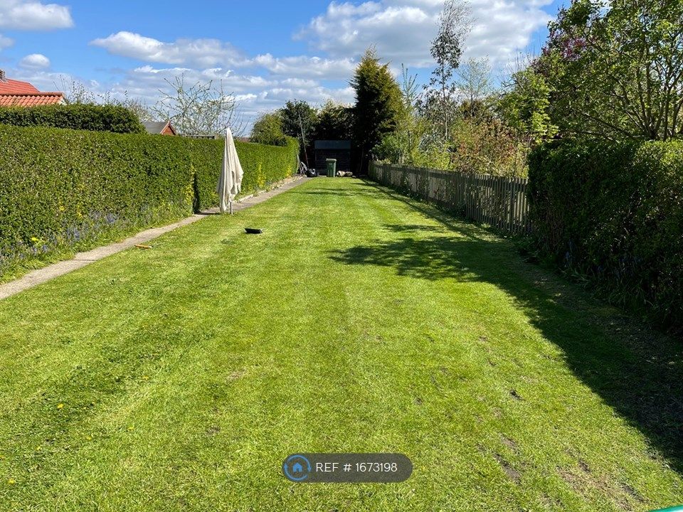 3 bed semidetached house to rent in Auster Bank Road, Tadcaster LS24