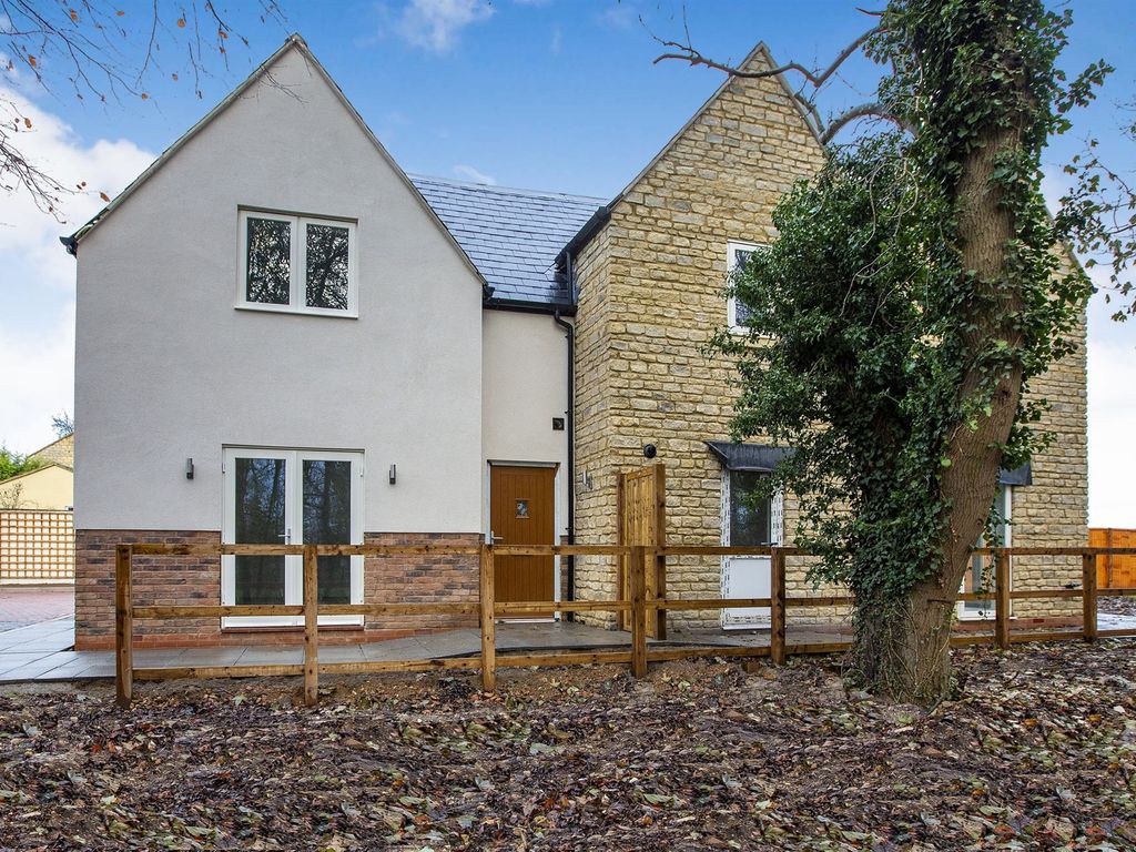 New home, 4 bed semidetached house for sale in High Street, Twywell