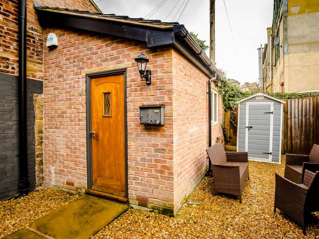 2 bed end terrace house for sale in Blackwall, Halifax HX1 Zoopla