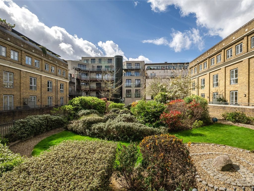 2 bed flat for sale in Hepworth Court, Anderson Square, London N1 Zoopla