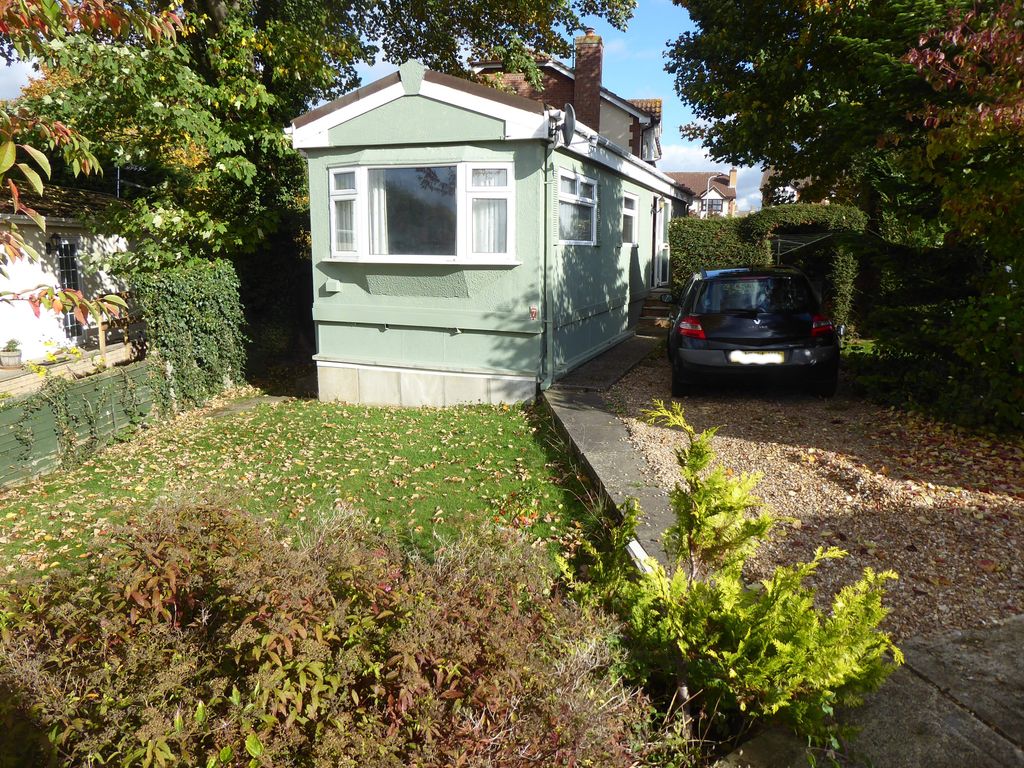 2 bed mobile/park home for sale in Brookside Park, Bromham
