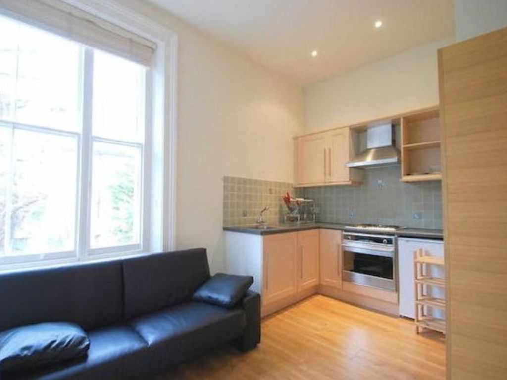 Studio to rent in Buckland Crescent, Swiss Cottage NW3, £1,582 pcm Zoopla