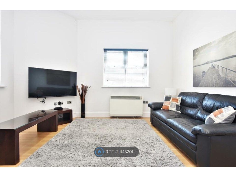 2 bed flat to rent in Buccleuch Street, BarrowInFurness LA14, £850