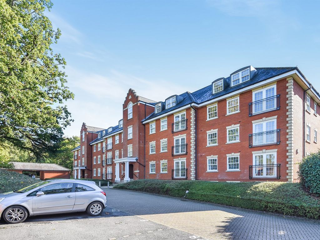 2 bed flat to rent in Keephatch House, Wokingham RG40 Zoopla