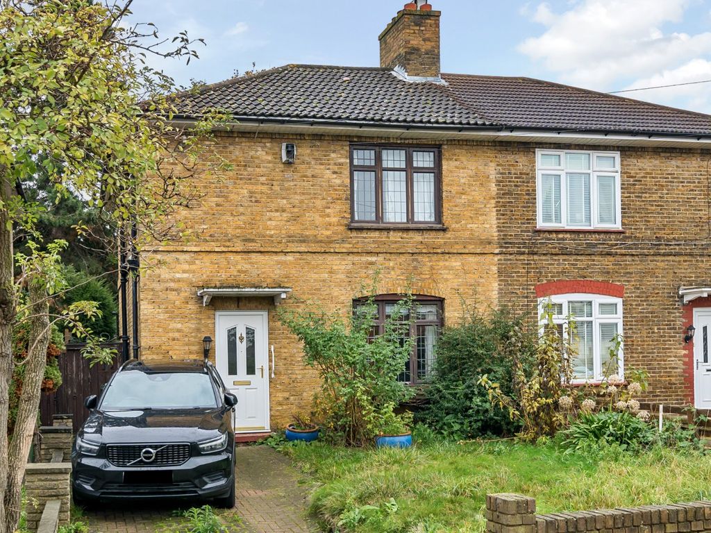 3 bed semidetached house for sale in Mayerne Road, Eltham, London SE9