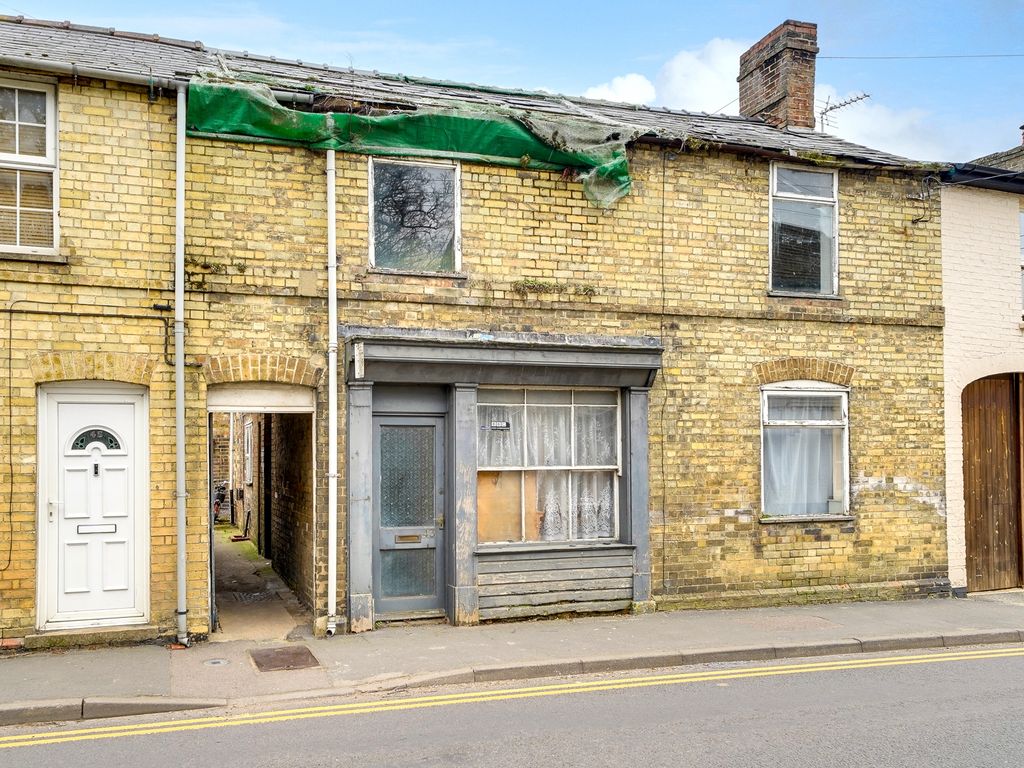 3 bed terraced house for sale in High Street, Somersham, Huntingdon