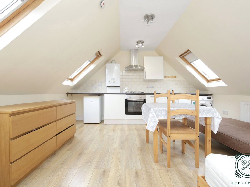 Studio to rent in Seven Sisters Road, Haringey, London N15, £1,300 pcm