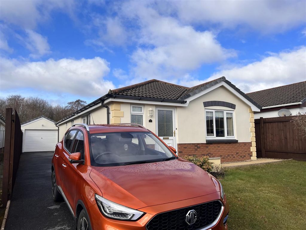 3 bed detached bungalow for sale in Gilfach Y Gog, Penygroes, Llanelli