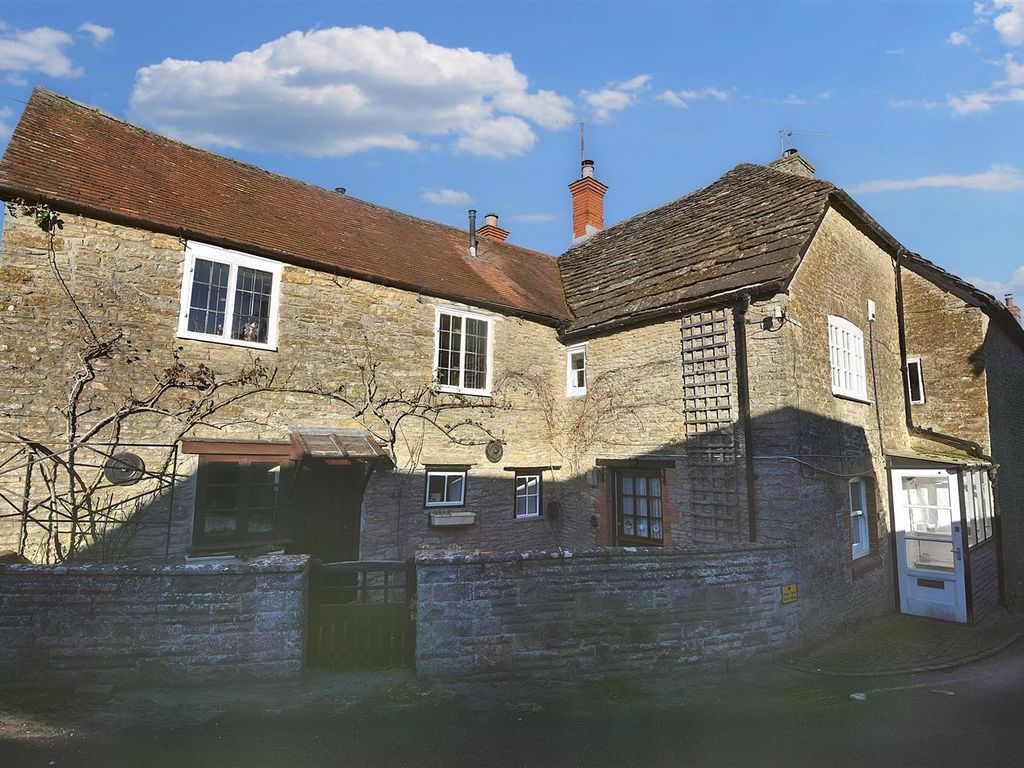 3 bed cottage for sale in High Street, Stalbridge, Sturminster Newton