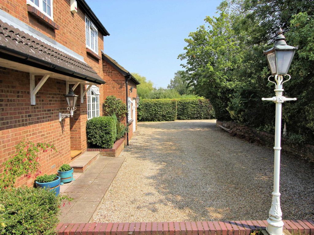 5 bed detached house for sale in New Road, Woolmer Green, Hertfordshire