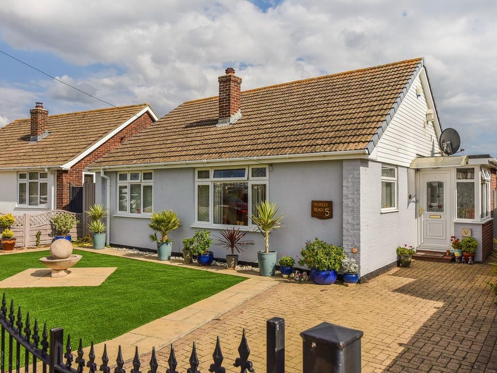 2 bed detached bungalow for sale in Seafield Way, East Wittering