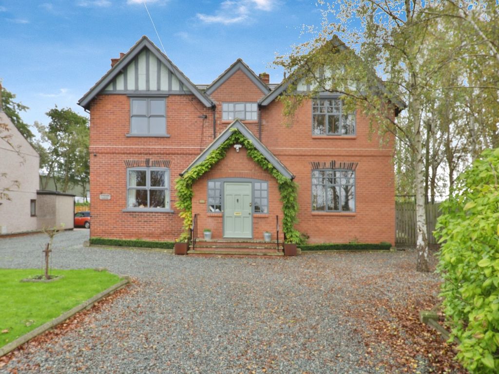 5 bed detached house for sale in Broad Lane, Gilberdyke, Brough HU15, £