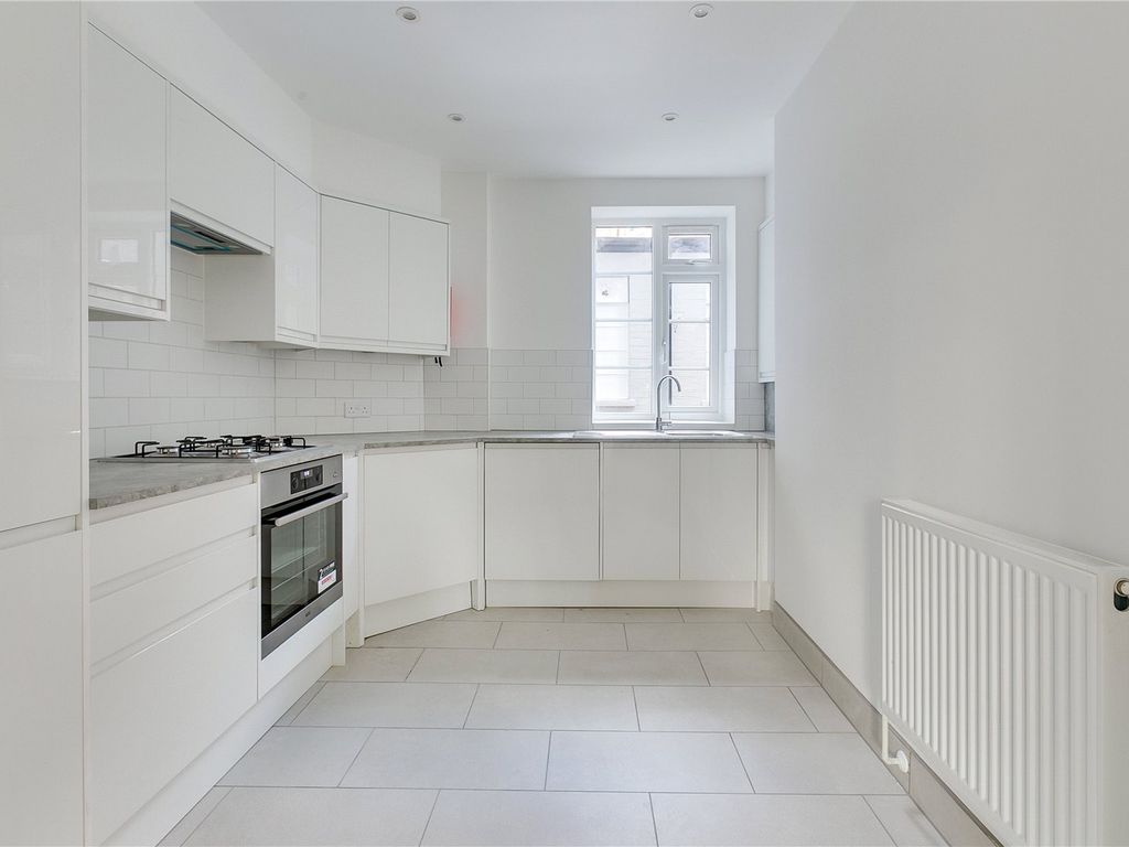 2 bed flat to rent in Devon House, 4042 Upper Street N1, £2,500 pcm