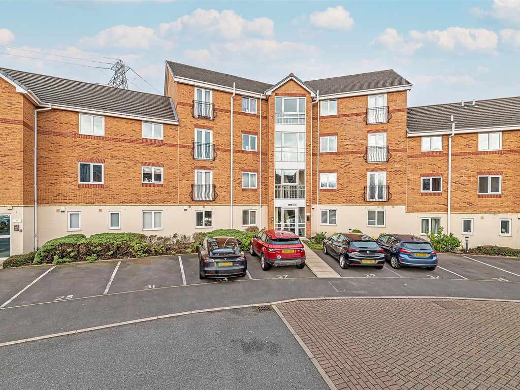 2 bed flat for sale in Moorside, Warrington, Cheshire WA4, £150,000