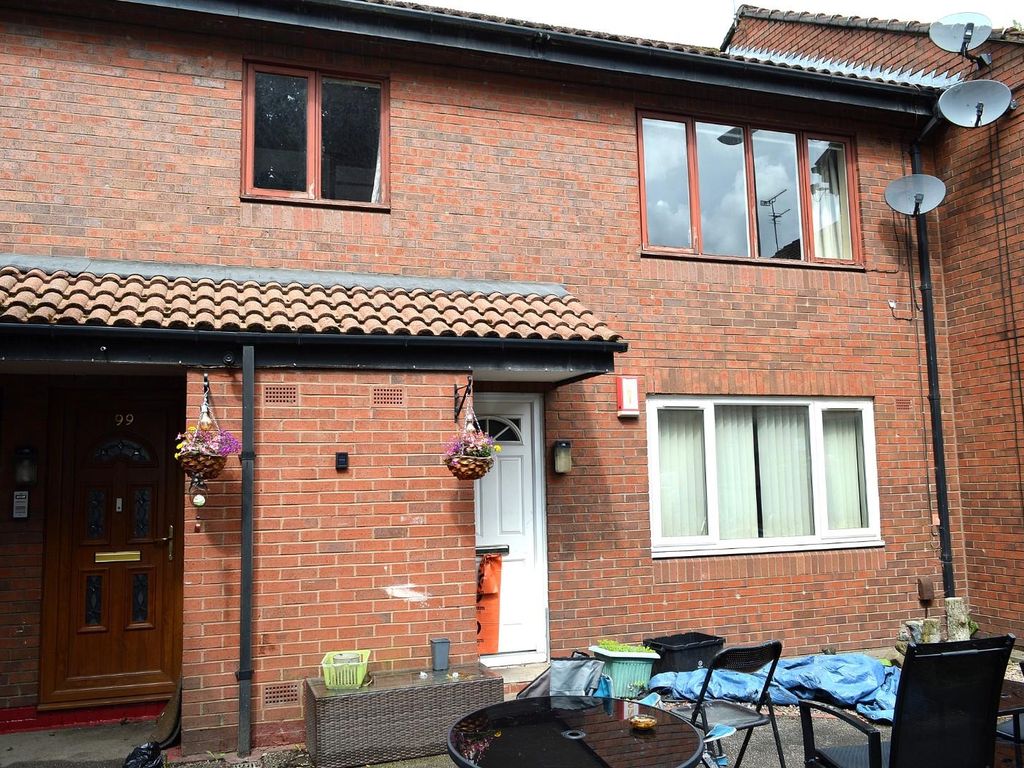 3 bed flat for sale in Canal Street, Chadderton, Oldham OL9 Zoopla