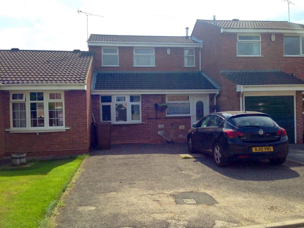 Terraced house to rent in Glamis Close, Stretton, BurtonOnTrent DE13