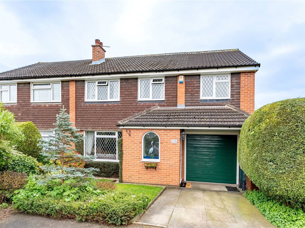 4 bed semidetached house for sale in Conisborough Lane, Garforth