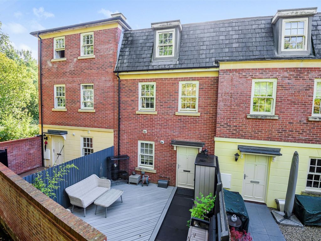 Old School Close, Tiverton EX16  