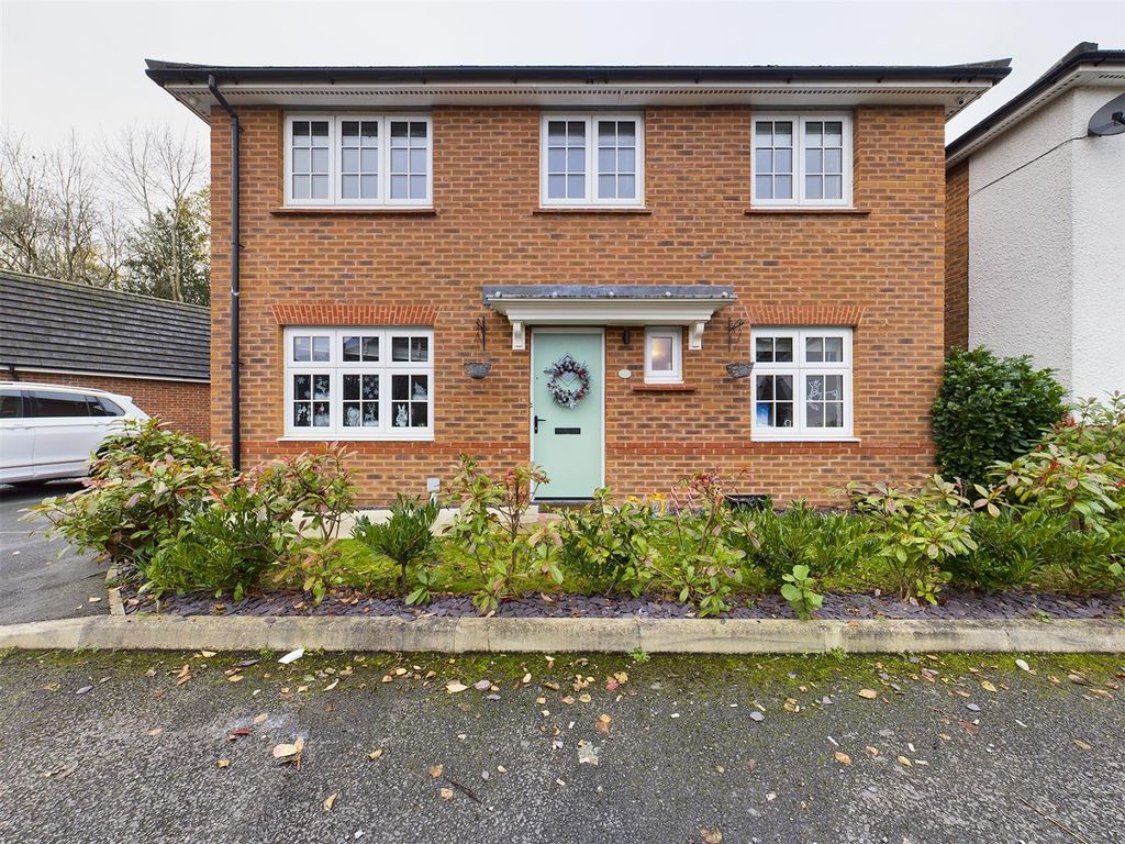 3 bed detached house for sale in Fairwood Drive, Gwersyllt, Wrexham