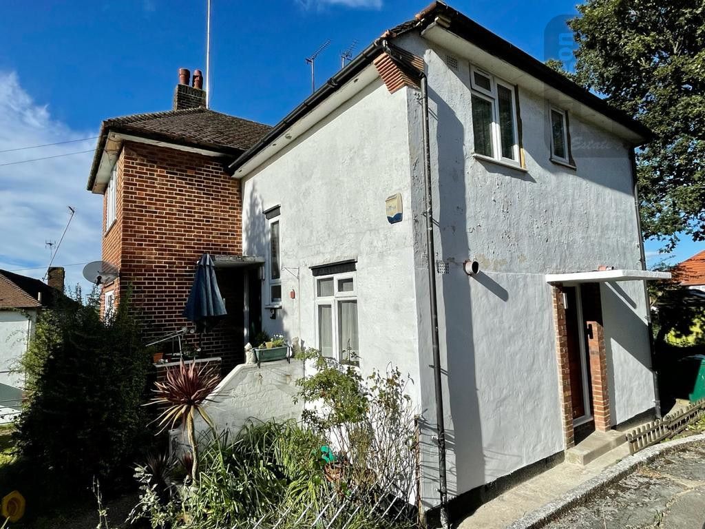 2 bed to rent in Haydon Close, Kingsbury NW9, £1,750 pcm